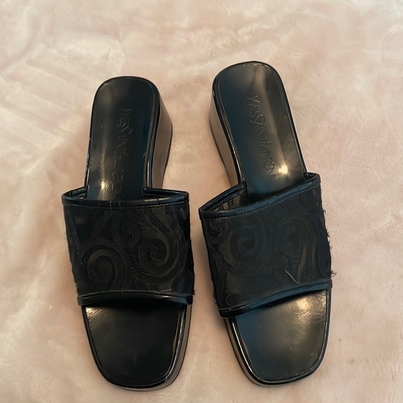 Yves saint Laurent vintage black lace pattern slides. Size 7 - Picture 1 of 13